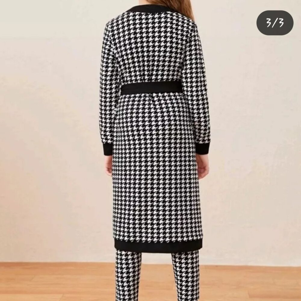 Two piece set - Picture 3 of 3